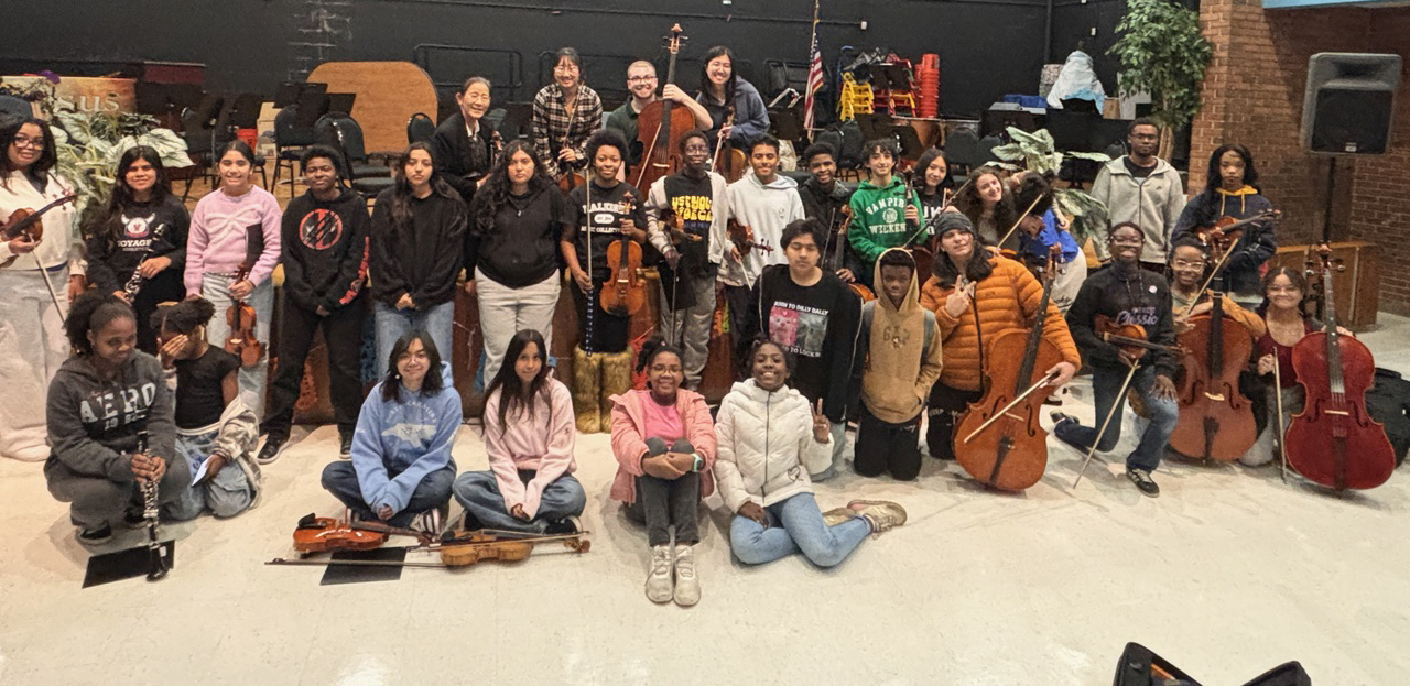 Duke students in Meeting the World Through Chamber Music with Kidznotes